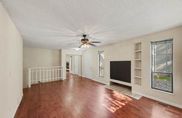 Spacious 2BR/2BA Corner Unit with Finished Basement, Private Patio & Garage *MOVE IN SPECIAL* Gallery 3