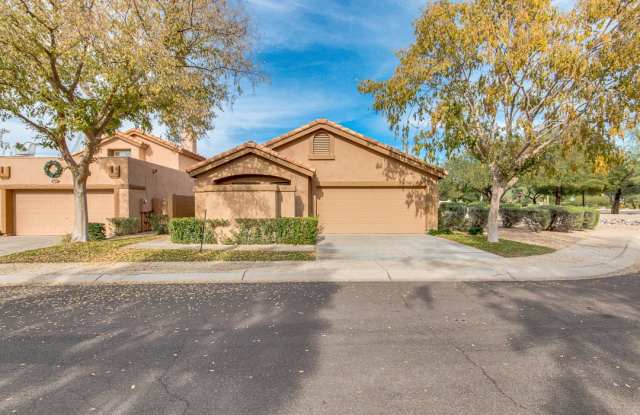 3 BED 2 BATHROOM ONE LEVEL HOME WITH 2 CAR GARAGE IN SWEETWATER RANCH! - 9526 East Wood Drive, Scottsdale, AZ 85260