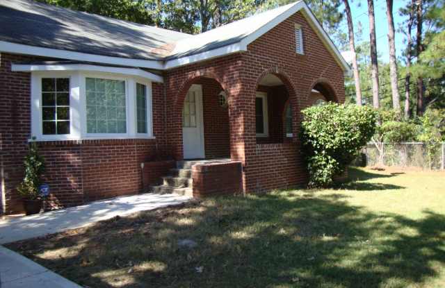Perfect blend of city convenience and peacefully country charm - 636 Double Churches Road, Columbus, GA 31904