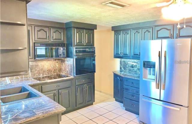 4043 CLUSTER DRIVE Gallery 2