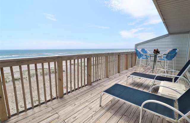 Oceanfront  OFF SEASON Rental Gallery 2