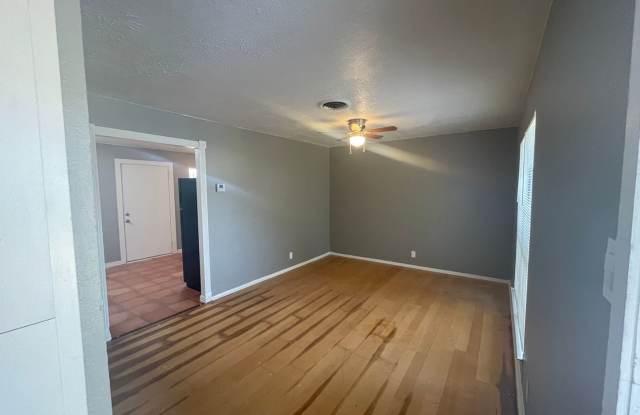 Move-in special 1/2 off first months rent Gallery 3