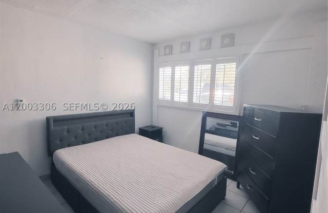 3405 W Lake Pl Gallery 4