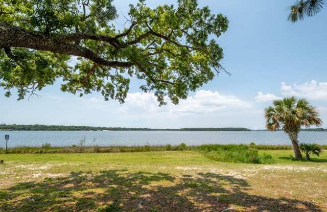 Welcome to this Beautifully Furnished 3/2 Home at Navy Point! Gallery 4