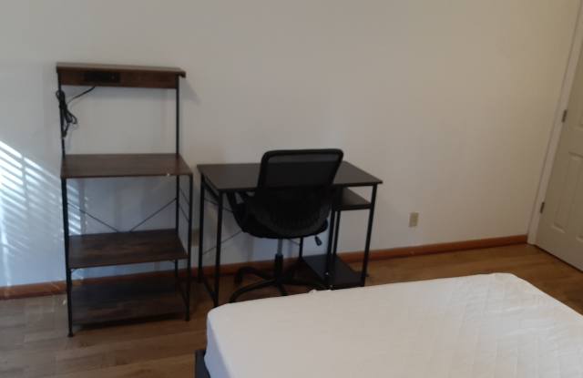 240 Brookstone Drive Gallery 2