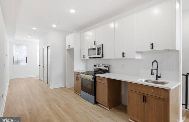 2126 N PERCY Street photos photos