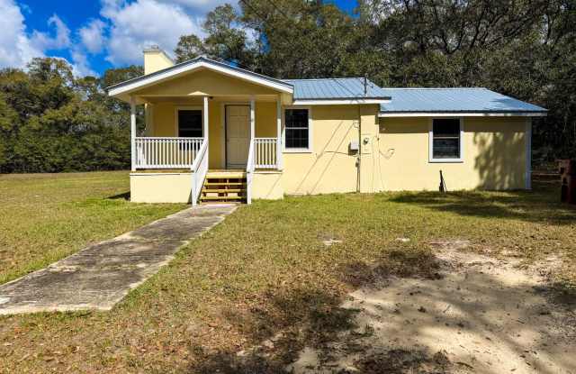 1026 E Chestnut photos photos