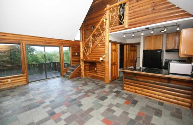 141 Settlers Lane Gallery 2