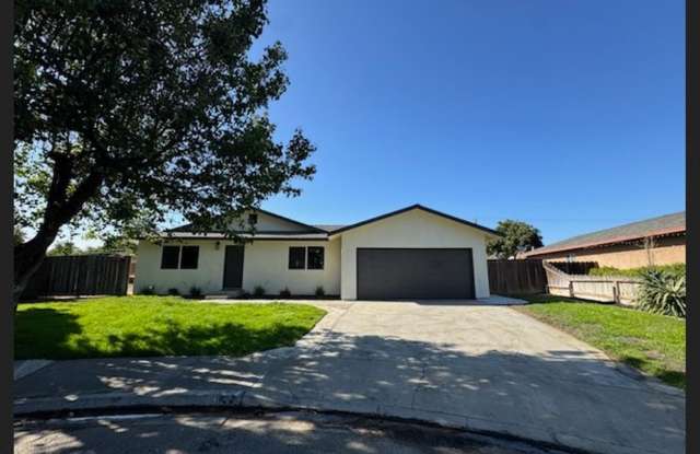 Beautiful Remodled, 4 Bedroom Home! photos photos