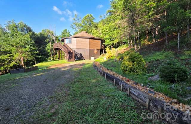 281 Bearwallow Trail Gallery 2