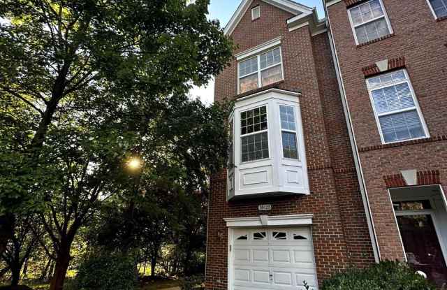 20423 TRAILS END Terrace Gallery 1