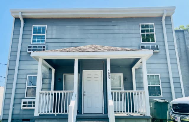 2805 East 37th Street - 5 photos photos