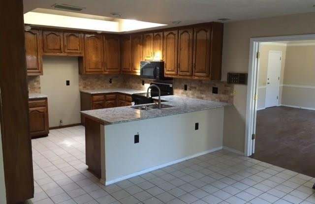 1603 Railhead Place Gallery 2