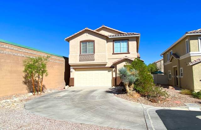 Great 4 Bedroom home in Southwest Las Vegas! Long driveway! 2 car garage! Backyard! Nice Appliances - 6540 Mocha Brown Court, Enterprise, NV 89118