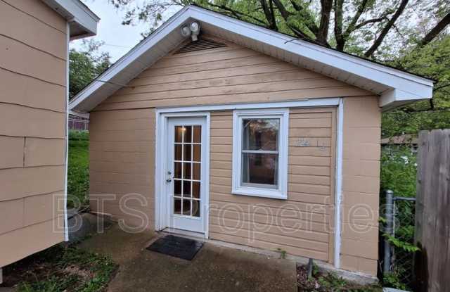 224 Grandview Avenue - Rear photos photos
