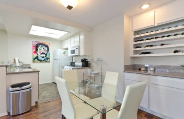 7000 Sunset Blvd - 7000 West Sunset Boulevard, Los Angeles, CA 90028