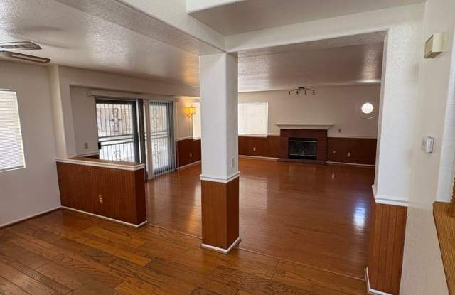 5 BEDROOM, 2 STORY,SPACIOUS VICTORVILLE HOME! NEAR MALL! Gallery 4