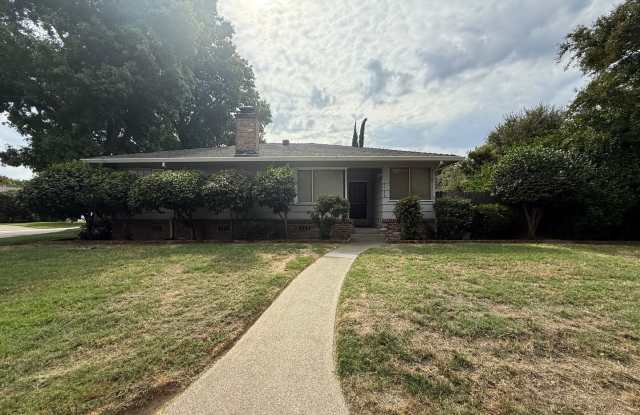 Spacious 3 bed 2 bath home available now! photos photos