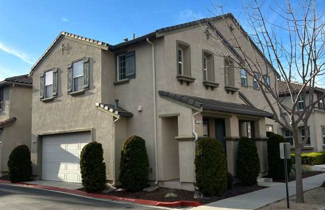 Spacious Beautiful Home in Fantastic Gilroy Neighborhood! photos photos