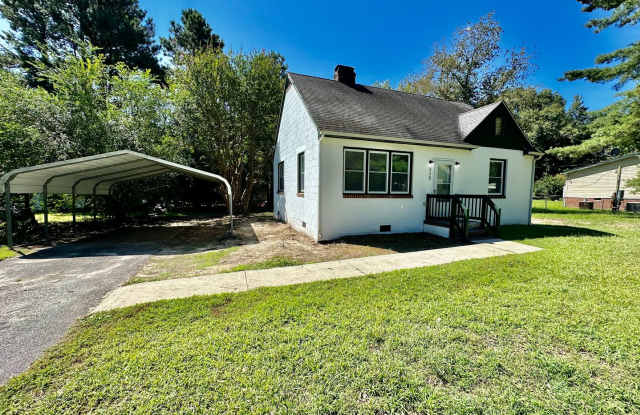 Newly Renovated 2 Bedroom 1 Bathroom Home - 258 Samford Street, Alberta, VA 23821