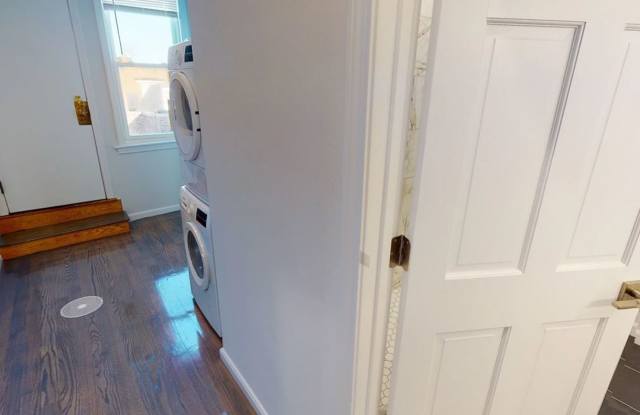 3 Bedroom- No broker Fee Gallery 4