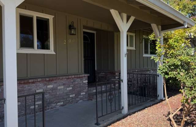 3-bedroom, 2-bath home in west Redding! Gallery 4