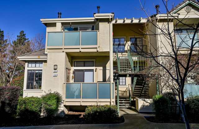 Update and Move-In Ready, 2BD/2BA, End-Unit Upper-Level Condo in Fostoria Terrace- DANVILLE photos photos