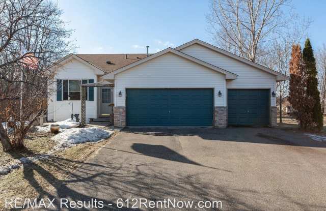 1114 County Road D E - 1114 County Road D, Maplewood, MN 55109
