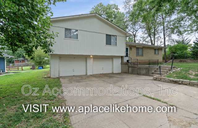 1606 N 63rd Pl Gallery 3