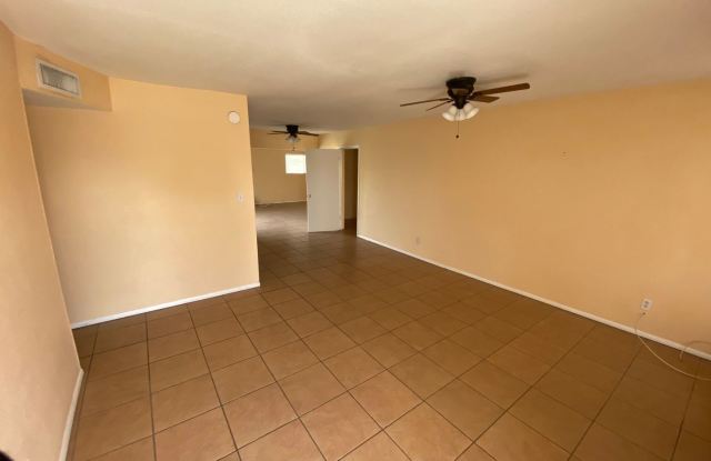 1826 W. Behrend Dr. Gallery 3