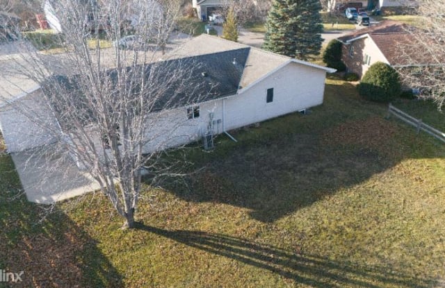 104 Oriole Dr - 104 Oriole Drive, Fergus Falls, MN 56537