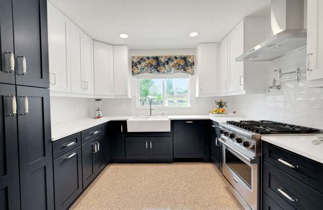 675 Villa Grande Avenue South Gallery 2