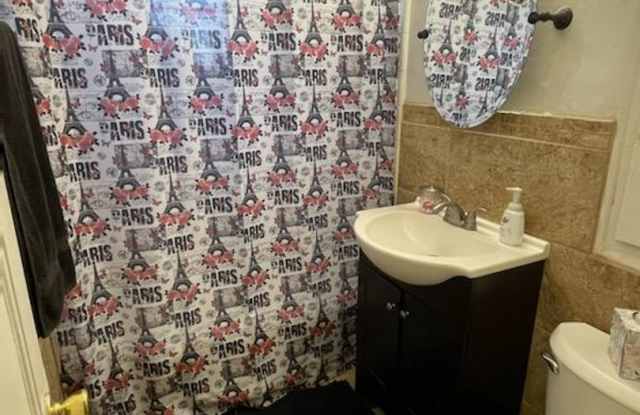 Short Term Rental: ADORABLE WEST MESA HOME 2 Bedroom 1/BA 1/CG BYA Gallery 4
