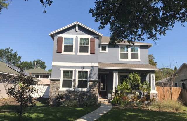 CRAFTSMAN BUNGALOW HOME WALKING DISTANCE TO DOWNTOWN ST. PETE 4/3/2 - 1133 14th Street North, St. Petersburg, FL 33705