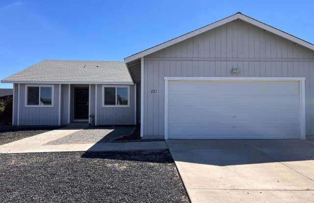 4 Bedroom 2 Bath Home in Fernley Gallery 1