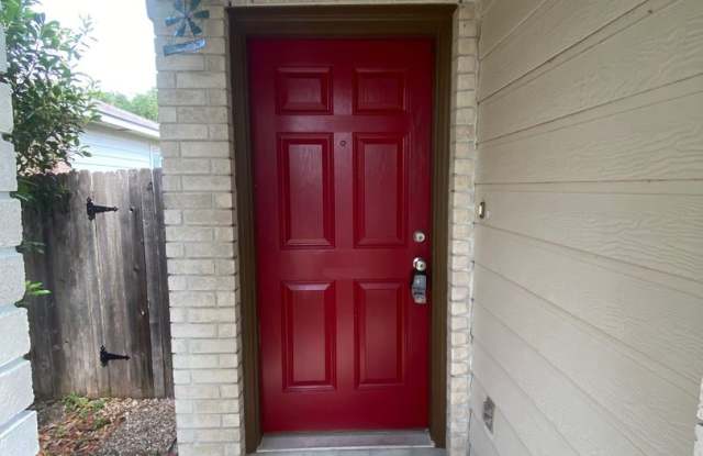 Charming and Spacious Home in a Quiet and Friendly Neighborhood! Gallery 3
