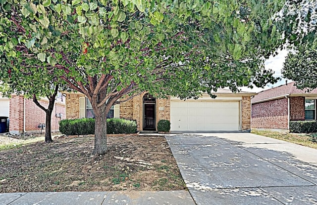 2716 Tar Heel Dr - 2716 Tar Heel Dr, Fort Worth, TX 76123