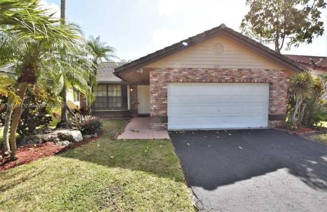 2697 NW 95th Ave - 2697 Northwest 95th Avenue, Coral Springs, FL 33065
