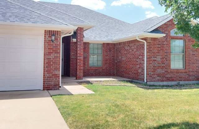 808 Canyon Dr Gallery 1