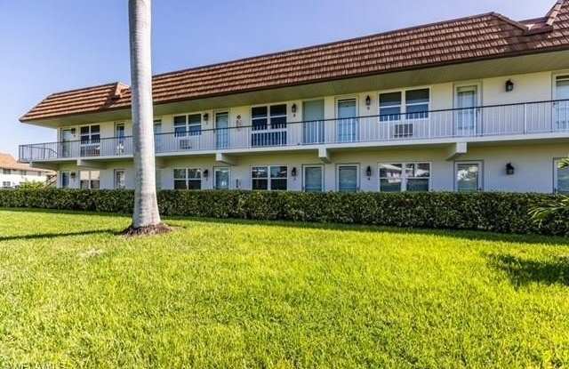 240 Collier BLVD S F8 photos photos