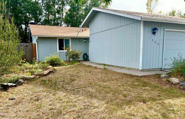 Ranch-Style 3 Bed / 1 Bath Duplex Home in South Loveland Gallery 1