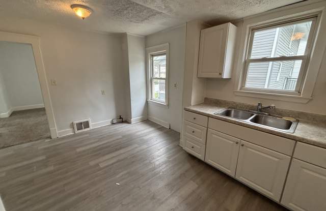 1713 Regal Avenue Northeast Gallery 2