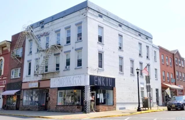 720 Warren Street - 720 Warren St, Hudson, NY 12534