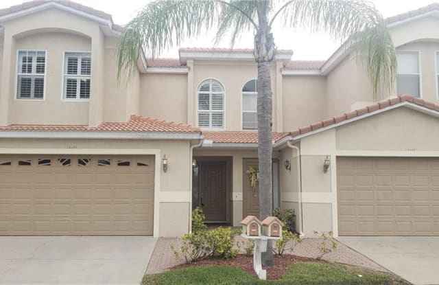 10405 SAINT TROPEZ PLACE - 10405 Saint Tropez Place, Town 'n' Country, FL 33615