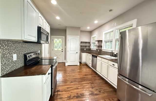 2337 Woodbine Avenue photos photos