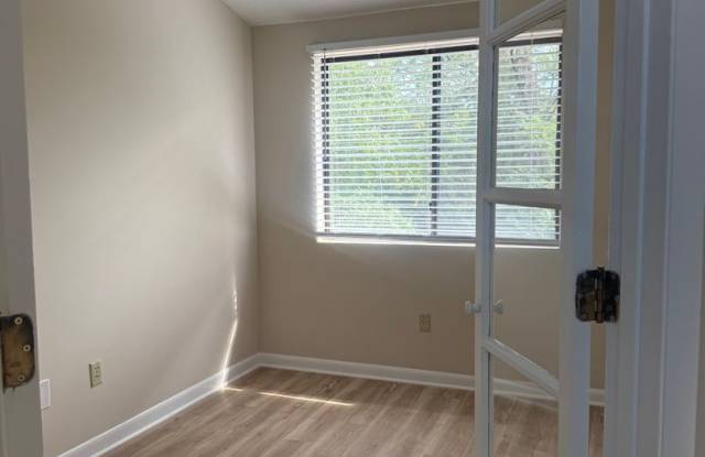 123 Turtle Creek Road #11 Gallery 4