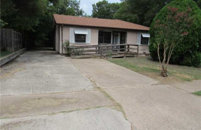 205 E Voelter photos photos