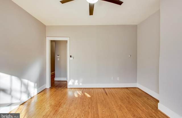 47 BATES Street NW Gallery 4