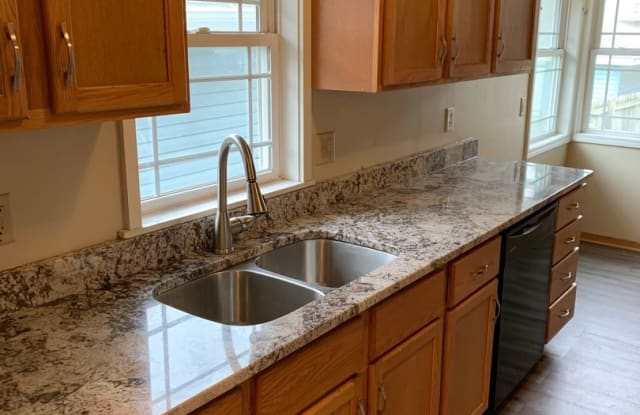 5540 29th ave s - 5540 29th Avenue South, Minneapolis, MN 55417