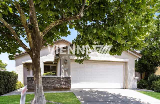 232 Fremantle Court photos photos